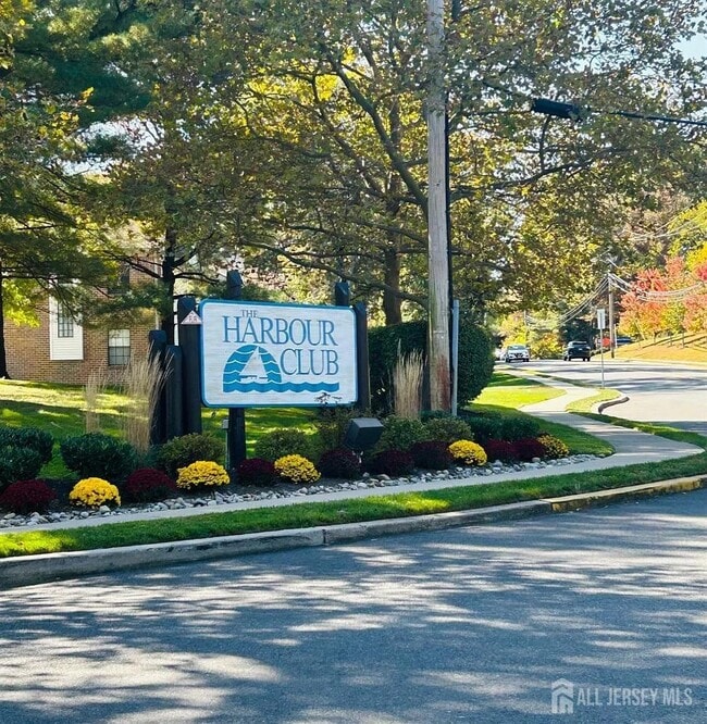 Building Photo - 2510 Lighthouse Ln