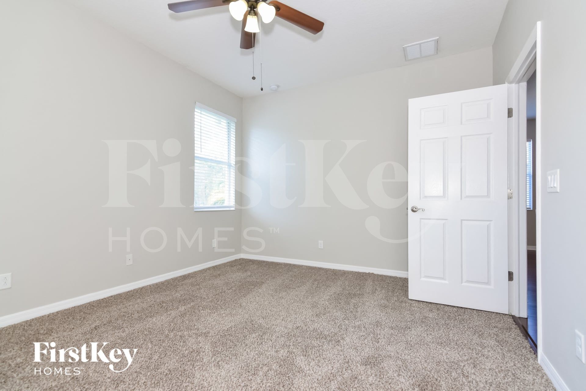 Building Photo - 7847 Foxgrove Dr