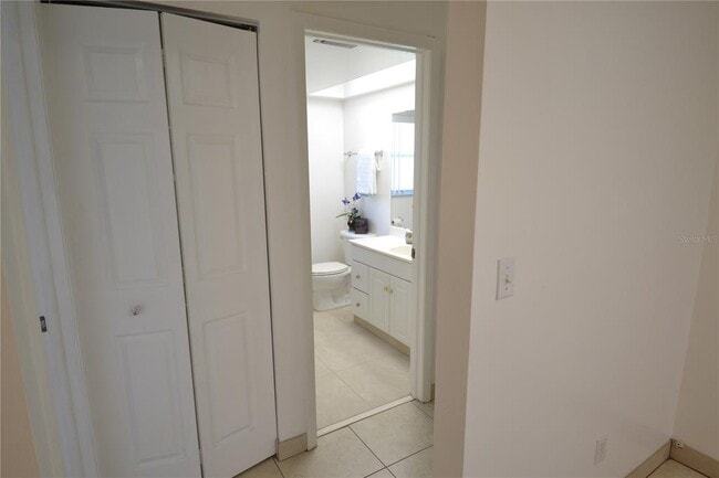 Building Photo - 2357 White Oak Cir