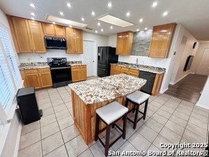 Building Photo - 10214 Sandbrook Hill