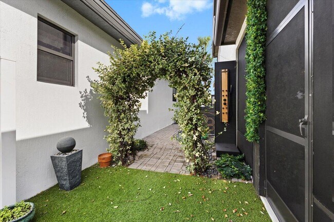 Building Photo - 4931 Whispering Way