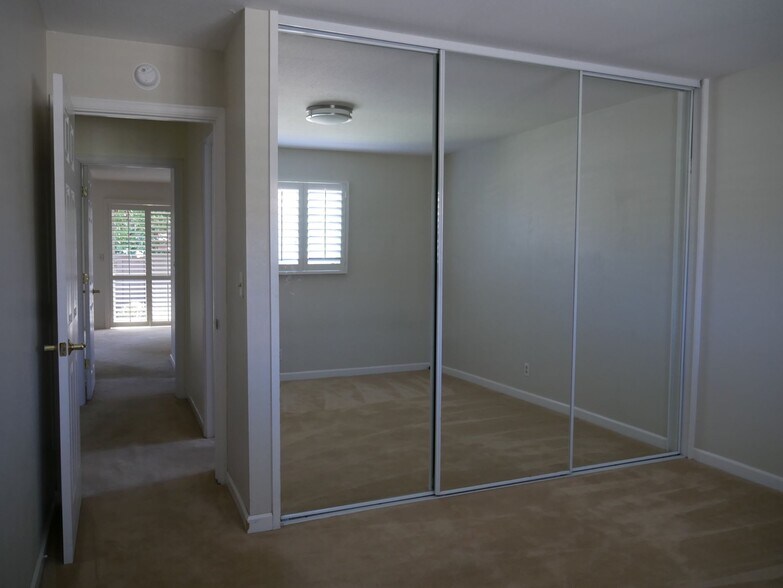 Building Photo - 5442 Anselmo Ct