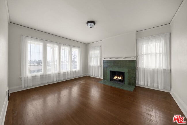 Building Photo - 2027 3rd St