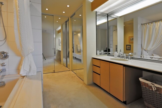 Building Photo - Furnished, 2 Bed/3 Bath Wailea Palms Residence Gated with Ocean Views