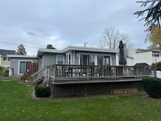 Building Photo - 18 Bay St