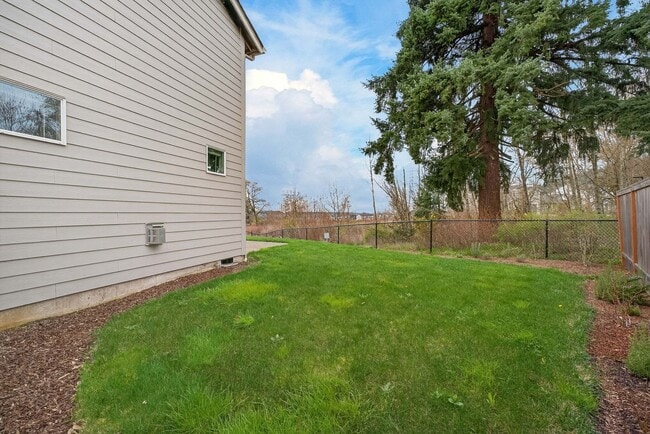 Building Photo - Beautiful 4-Bedroom Camas Home on Quiet Cul-de-Sac | Built in 2020 | Private Backyard