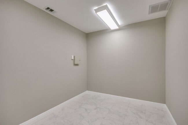 Building Photo - 6203 Lacoste Love Ct