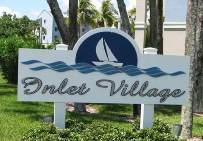 Building Photo - 10 NE Plantation Rd