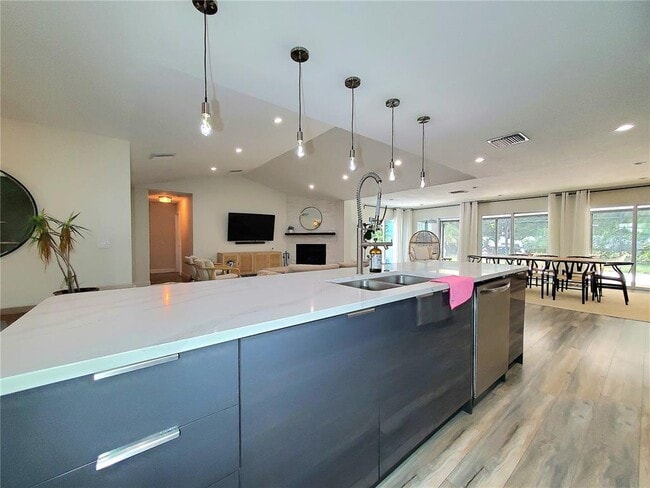 Building Photo - 6522 Hidden Beach Cir