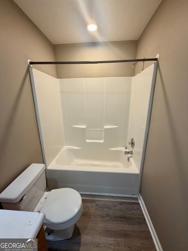 Building Photo - 806 E Church St