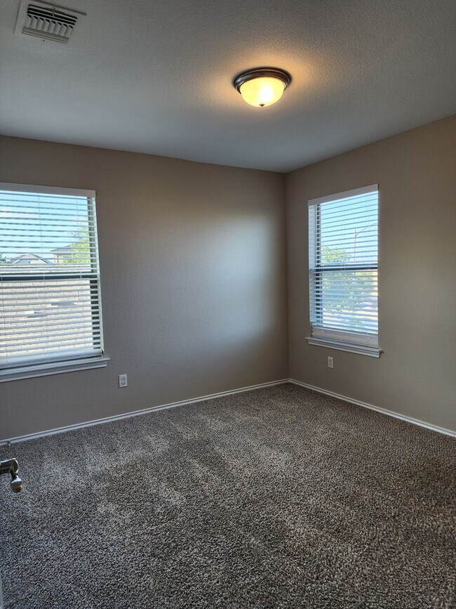 Building Photo - HOUSE FOR RENT AUSTIN