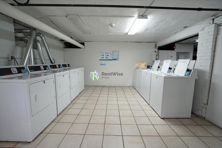 Building Photo - 294 Harvard St