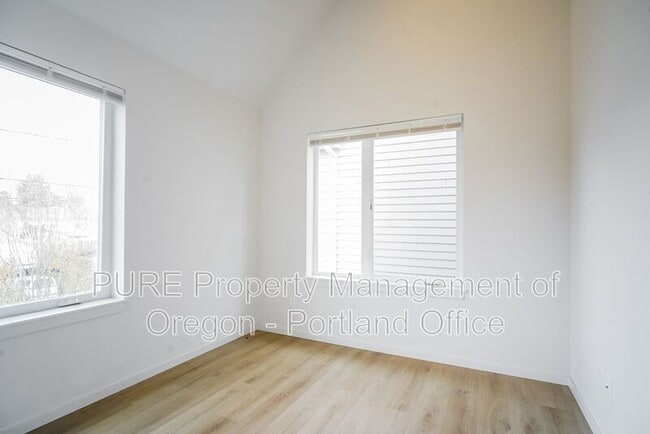 Building Photo - 5685 N Willamette Blvd