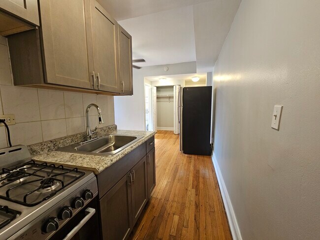 Building Photo - 4837 N Kimball Ave