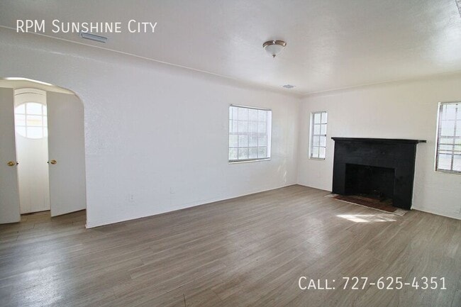 Building Photo - 3467 16th Ave S