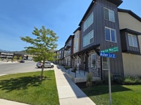 Building Photo - 584 Lewski Ln