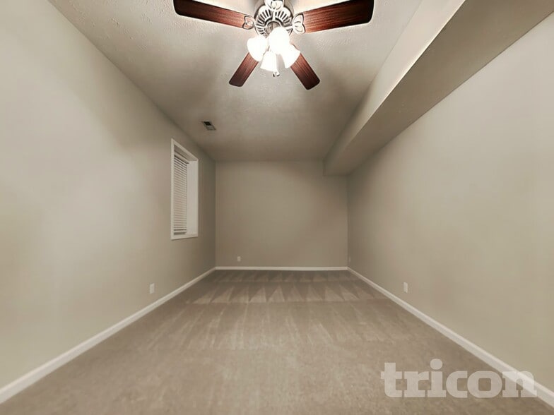 Building Photo - 1612 Broad Cir