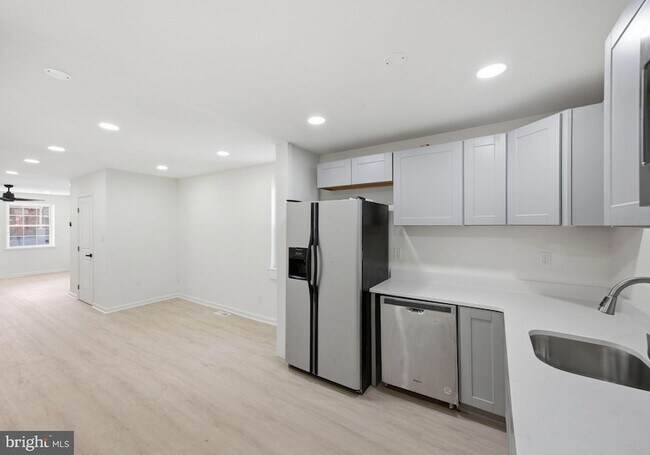 Building Photo - 2636 Lauretta Ave