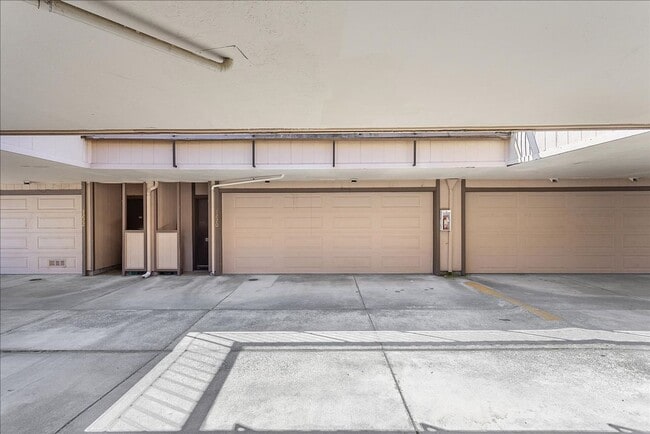Building Photo - 1220 Porta Ballena