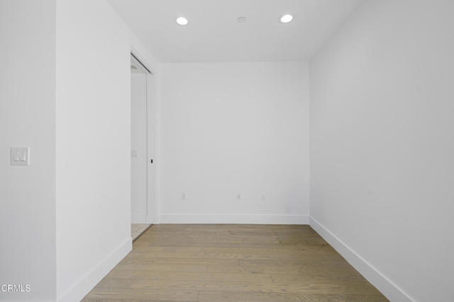 Building Photo - 1345 Havenhurst Dr