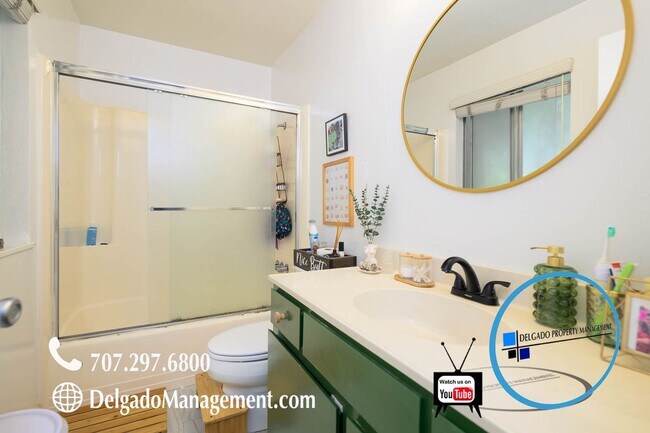 Building Photo - Sausalito living in this 2bd/2ba hillside ...