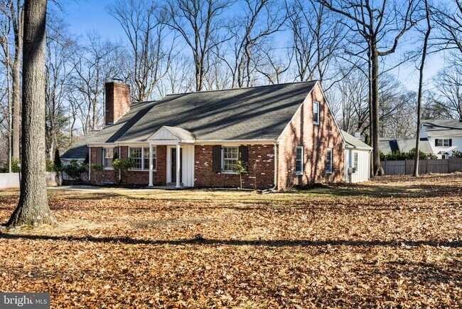 Building Photo - 310 Pine Tree Rd