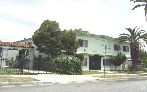 Primary Photo - 1447 W 103rd St