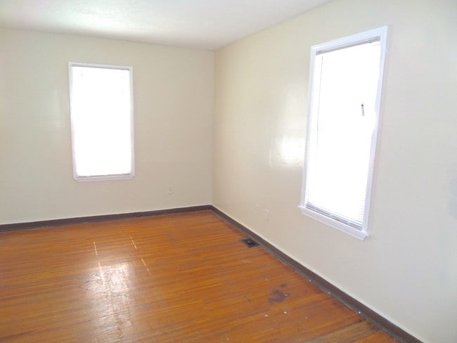 Building Photo - 236 Saratoga Ave
