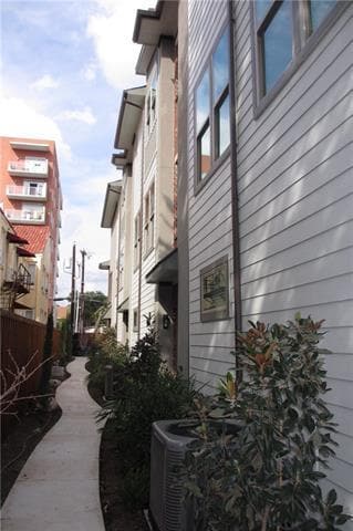 Building Photo - 4223 Wycliff Ave