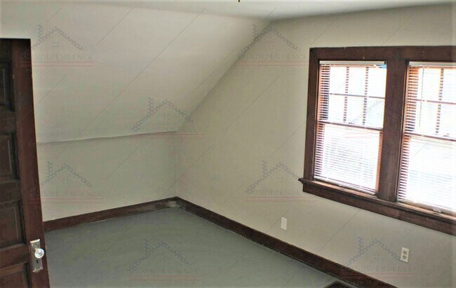 Building Photo - Updated Single Family Home in Montgomery C...