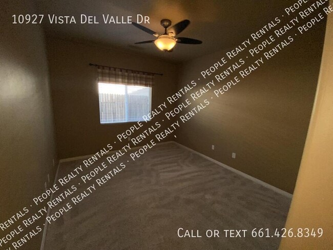 Building Photo - 10927 Vista Del Valle Dr
