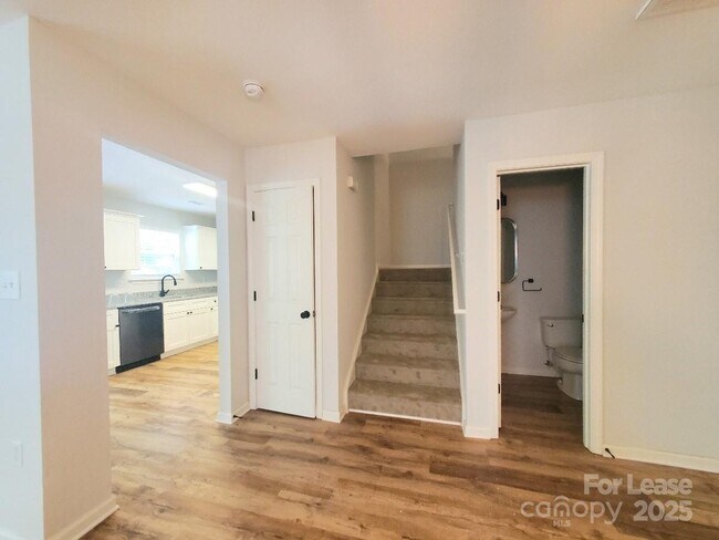 Building Photo - 5709 Kelden Walker Ln