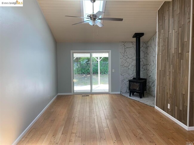 Building Photo - 1801 Sereno Dr