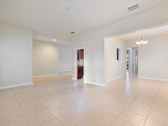 Building Photo - 4-bd,3-bth in The Isles-One Of Palmer Ranch’s Most Sought After Community