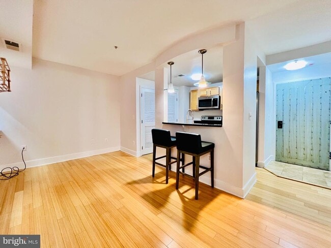 Building Photo - 1108 Columbia Rd NW