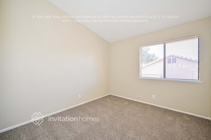 Building Photo - 4640 Vitrina Ln