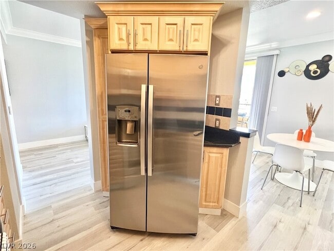 Building Photo - 210 E Flamingo Rd