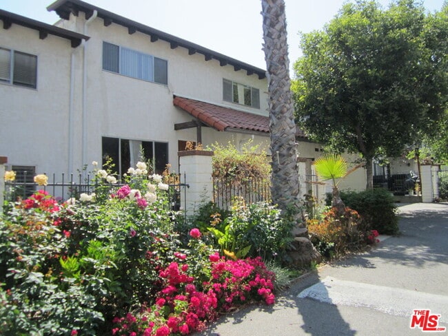 Building Photo - 5275 Colodny Dr