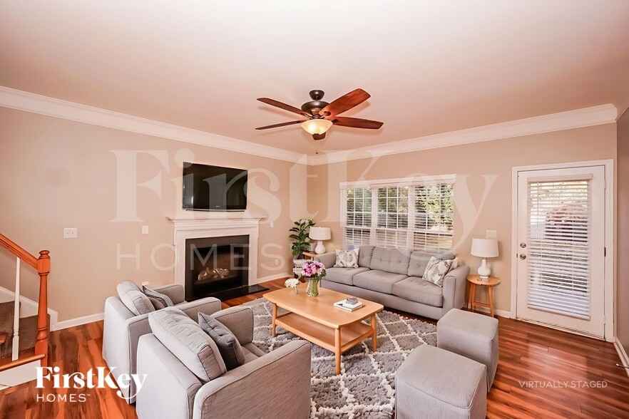 Building Photo - 7549 Sedgebrook Dr E