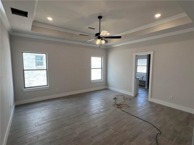 Building Photo - 6906 SW Basswood Ave