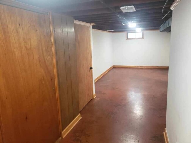 Building Photo - 405 Jackson St