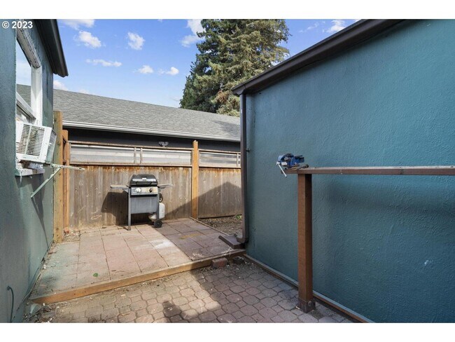Building Photo - 3Bd/1Ba Mid Century Home In Canby~ A/C, 2 Additional Storage, and Spacious Yard!!!