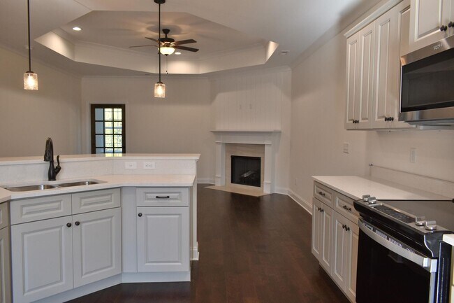 Building Photo - Townhouse for Rent in Hixson