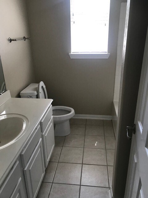 Building Photo - 19930 Kendall Lake Dr