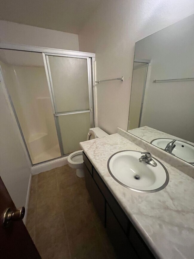 Building Photo - (LEASE PENDING) $2,475 3 Bed/2 Bath House -Country Club Estates neighborhood