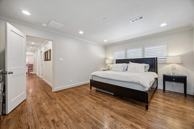 Building Photo - 6159 Meadow Lake Ln