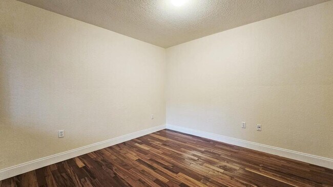Building Photo - 7813 Sugar Bend Dr