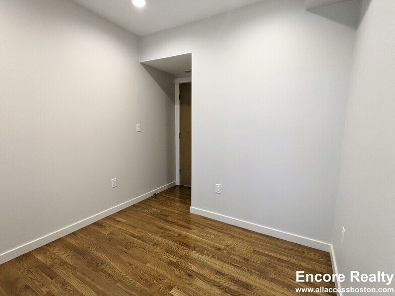 Building Photo - 2 Belvidere Pl