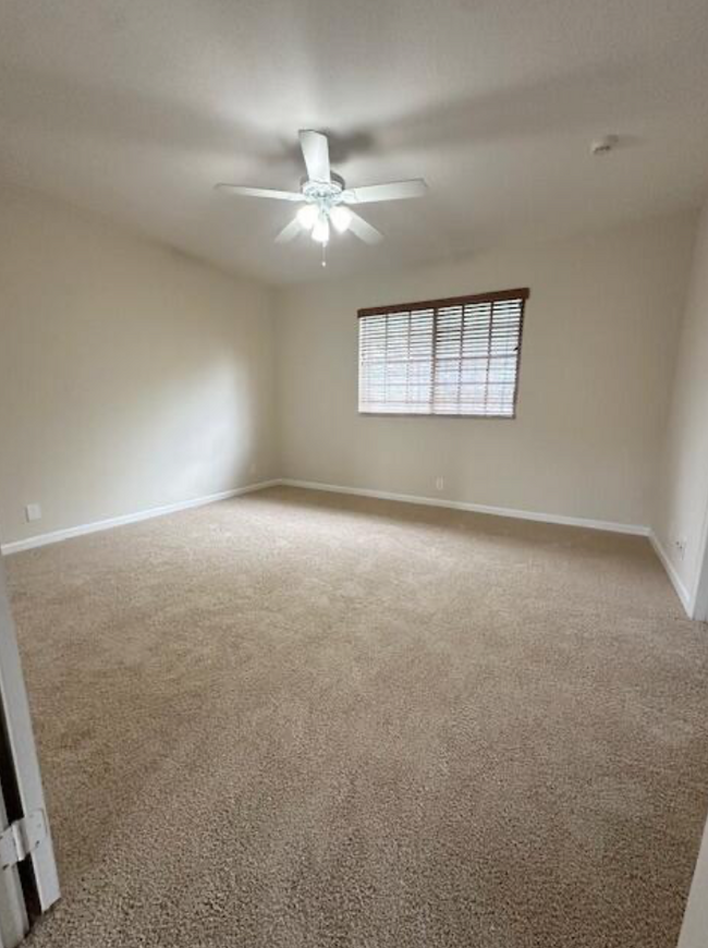 Building Photo - 7359 Briella Dr
