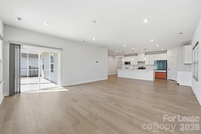 Building Photo - 6425 Cumberland Dr
